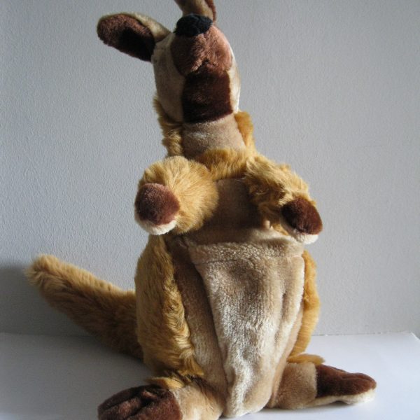 PLUSZOWY KANGUR SIEDZĄCY