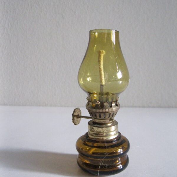 STARA SZKLANA BURSZTYNOWA LAMPA NAFTOWA - MINIATURA