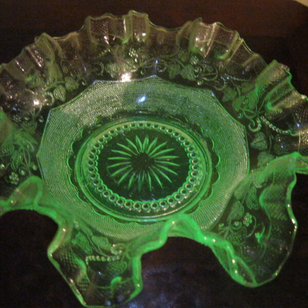 PIĘKNA STARA SZKLANA URANOWA PATERA