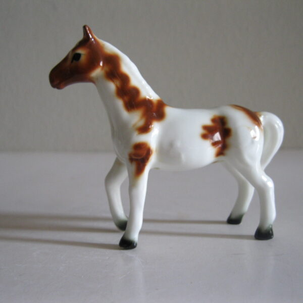 STARA PORCELANOWA FIGURKA KOŃ