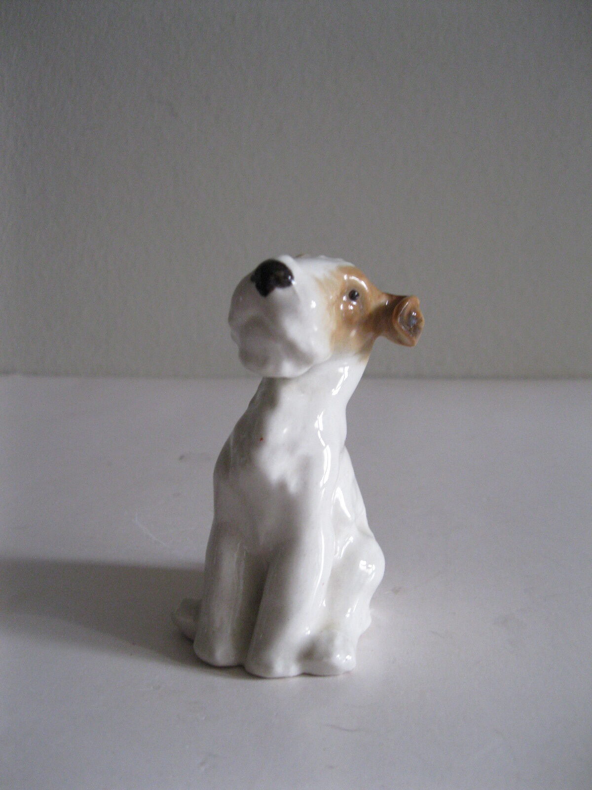 STARA PORCELANOWA FIGURKA PIES TERIER