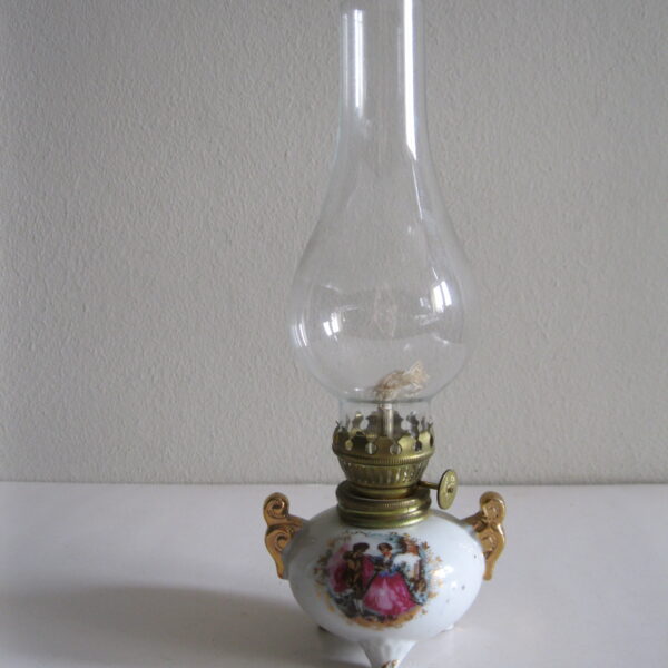 STARA PORCELANOWA LAMPA NAFTOWA