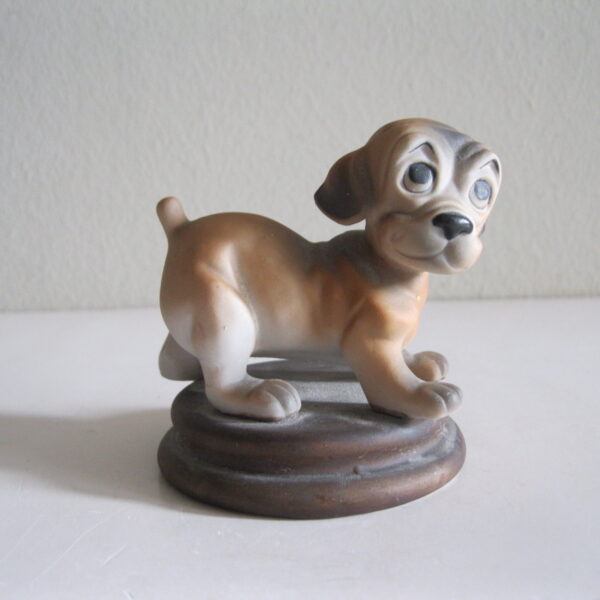 STARA PORCELANOWA FIGURKA PIES