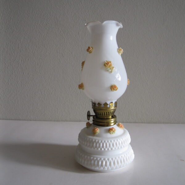 ŚLICZNA STARA PORCELANOWA LAMPA NAFTOWA