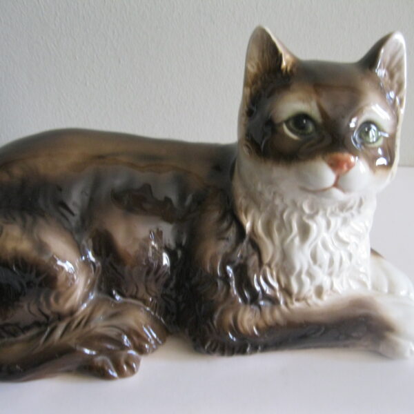 STARA  PORCELANOWA FIGURKA  KOT