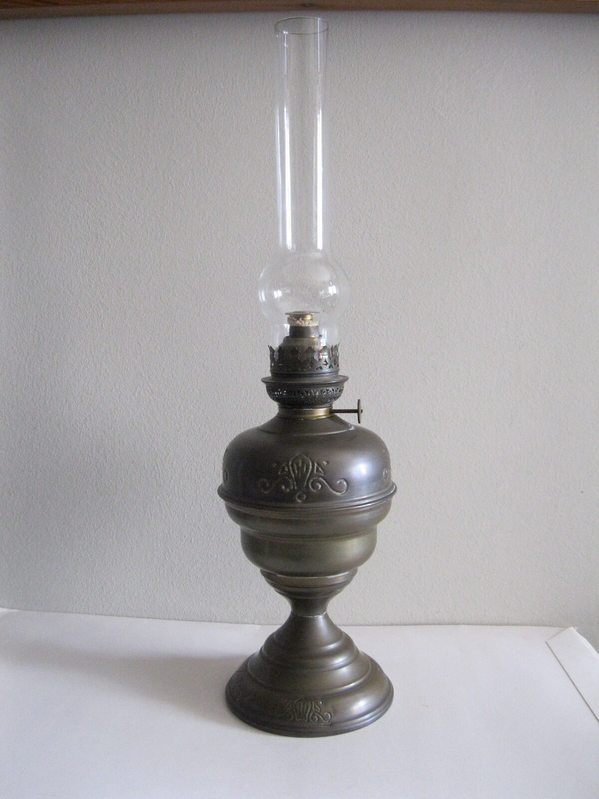STARA WYSOKA LAMPA NAFTOWA Z MOSIĄDZU - obrazek 6