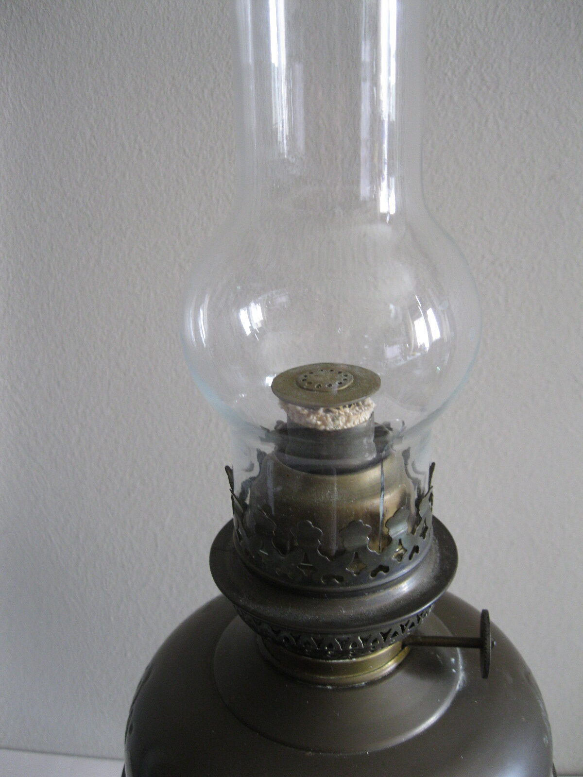 STARA WYSOKA LAMPA NAFTOWA Z MOSIĄDZU - obrazek 7
