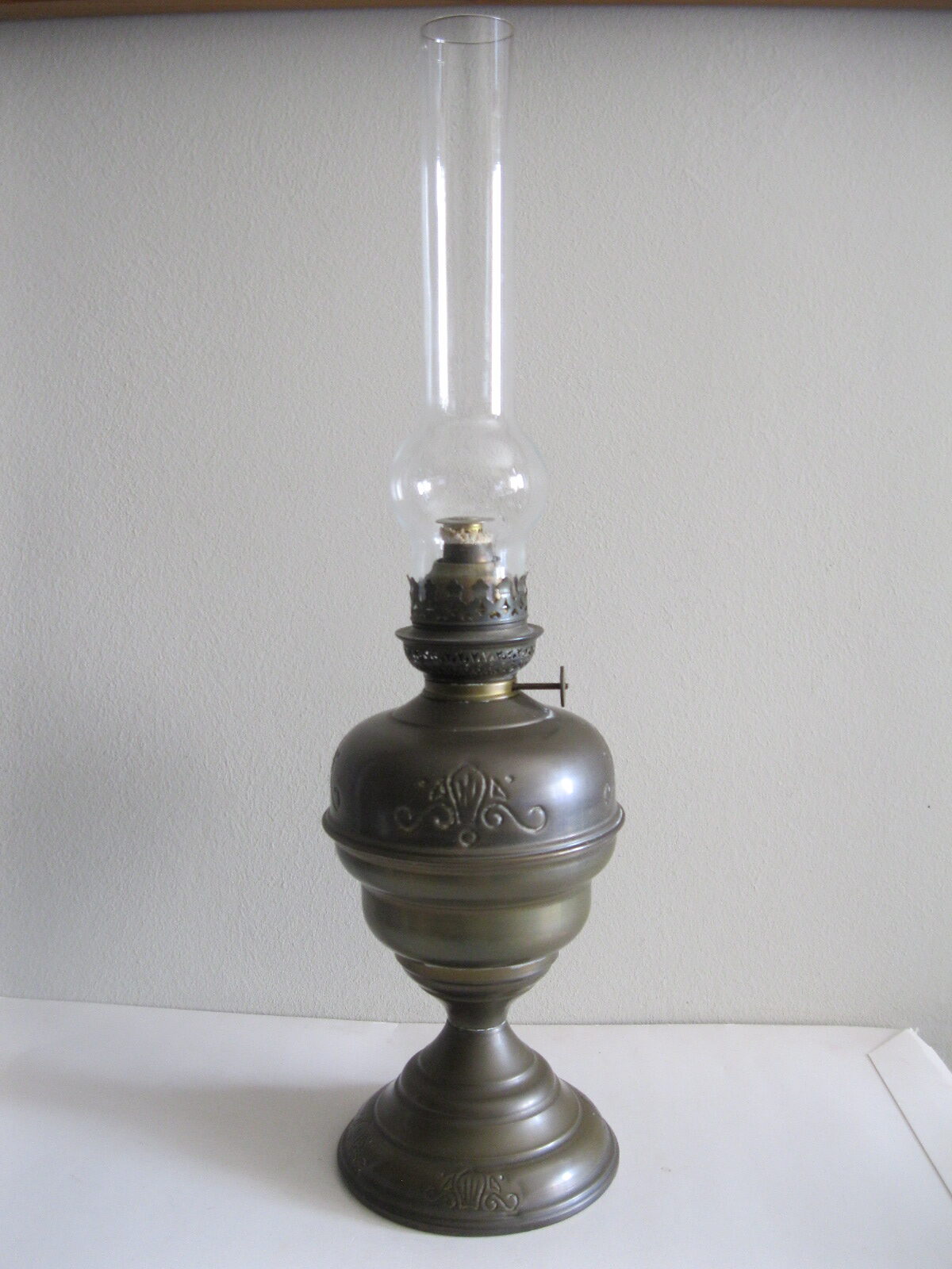 STARA WYSOKA LAMPA NAFTOWA Z MOSIĄDZU